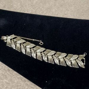 Vintage 1950s CORO PEGASUS Silver-Plated Wheat & Leaf Bracelet, EUC